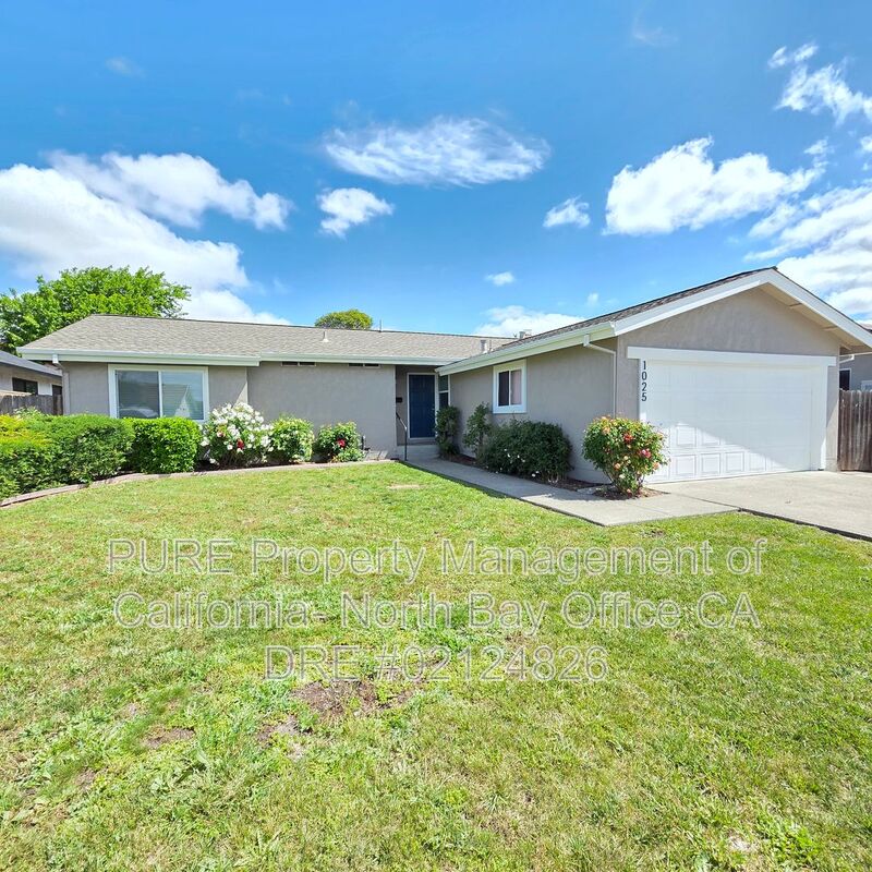 Petaluma House: 1025 Palmetto Way