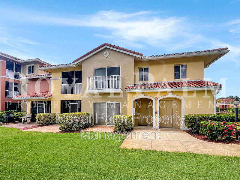 Fort Myers Townhome: 13110 Bella Casa Circle