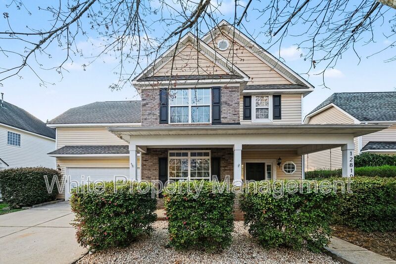 Huntersville House: 12810 Windyedge Road