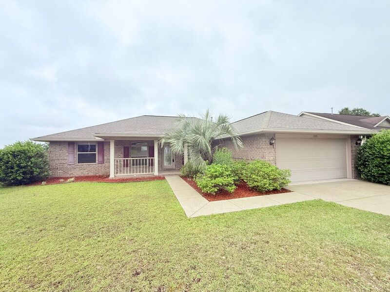 Milton Condo: 5555 Hannah St