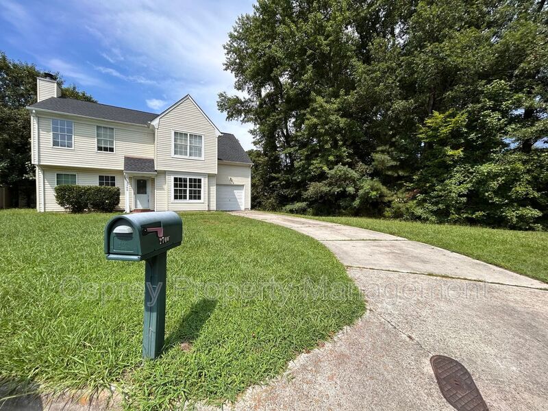 Spacious & Updated 4-Bedroom Gem in the Heart of Chesapeake! – ASK ABOUT OUR ZERO DEPOSIT! - Photo 2