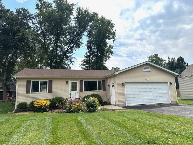 Wonder Lake House: 7103 Hiawatha Dr