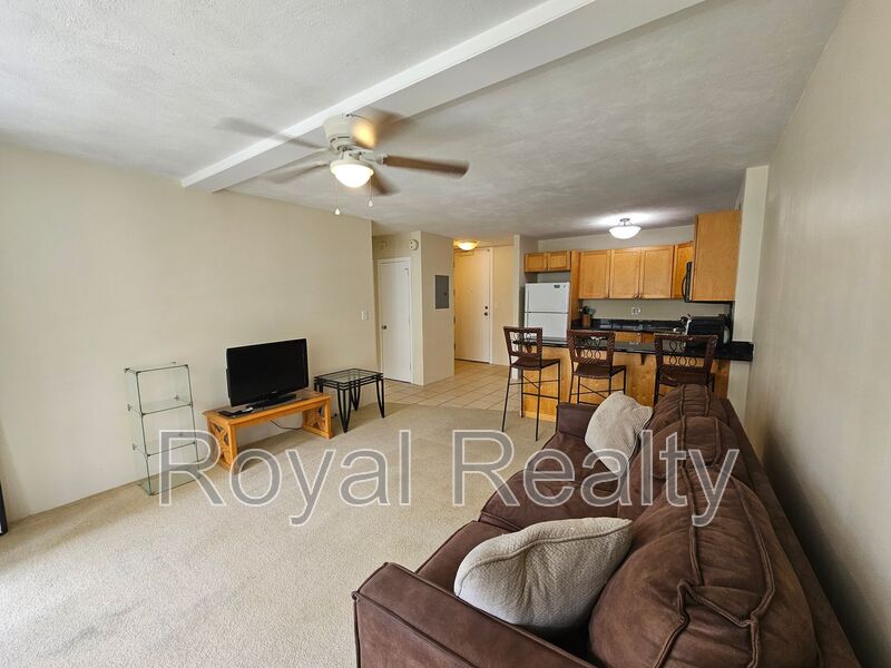 Honolulu Condo: 430 Kaiolu St.