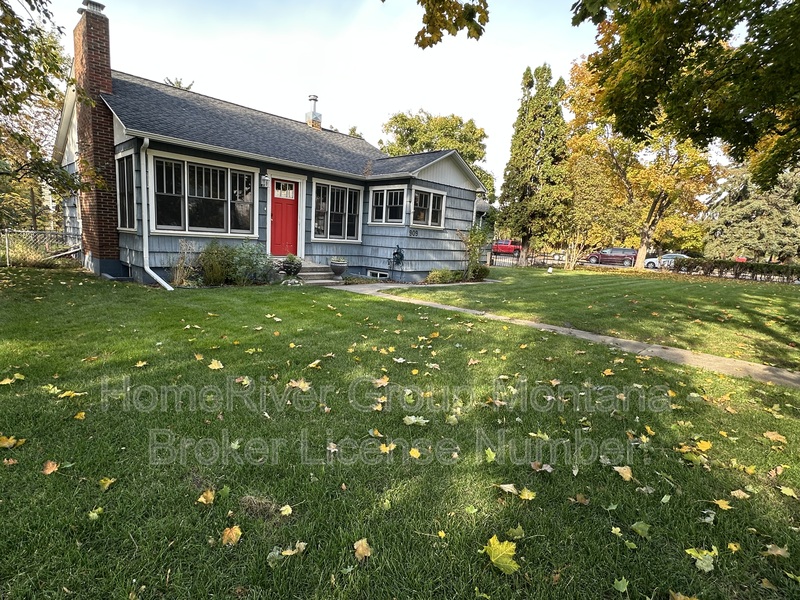 Missoula House: 909 Longstaff St