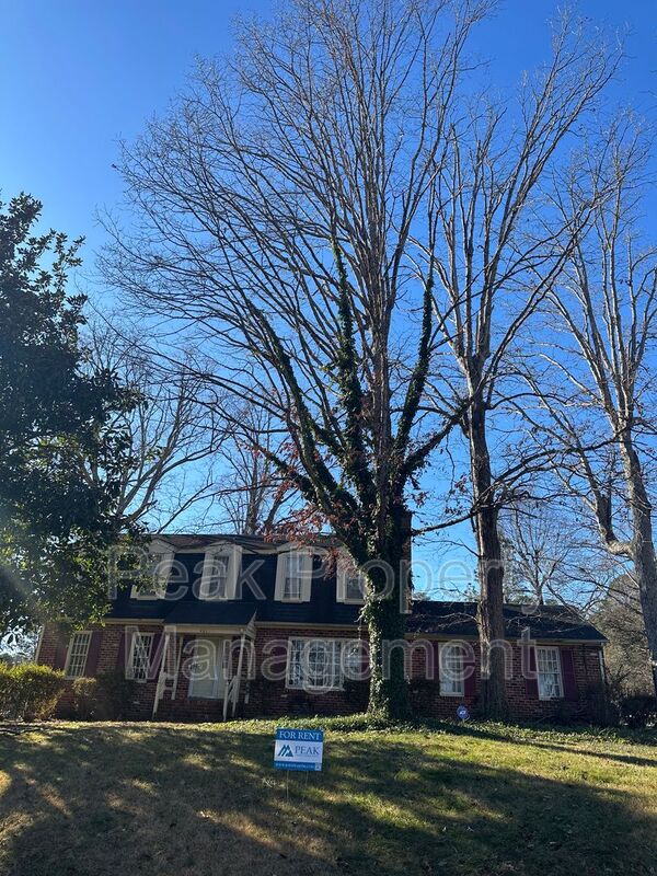 North Chesterfield House: 4801 S Melody Road