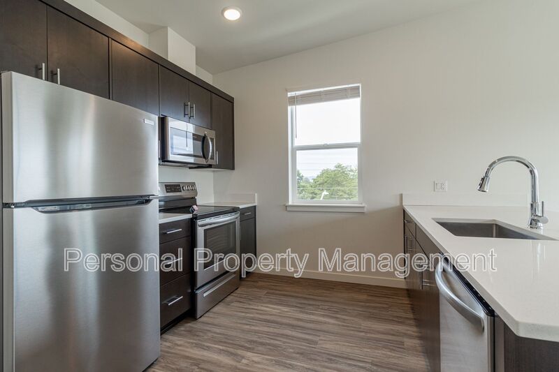 Vancouver Condo: 1111 W Fourth Plain Blvd