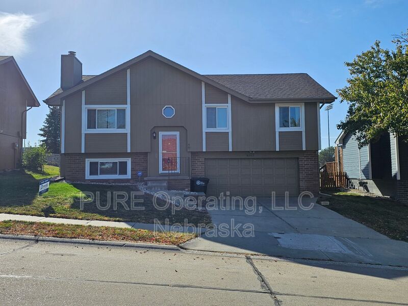 Omaha House: 8303 Vernon Avenue