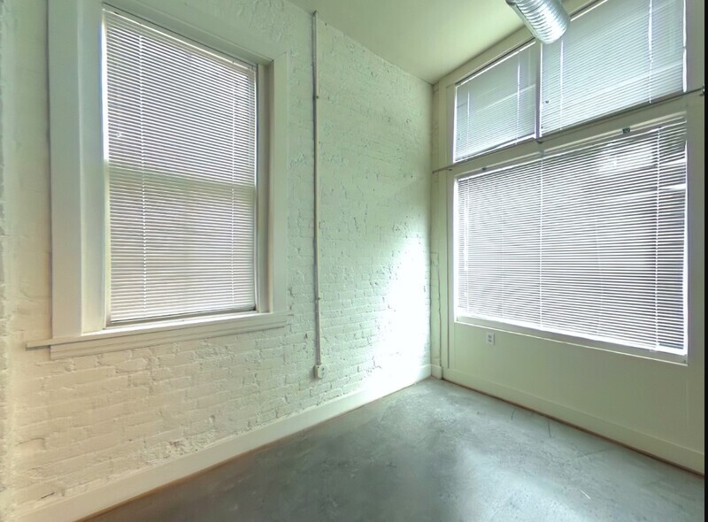 Richmond Condo: 301 Goshen Street