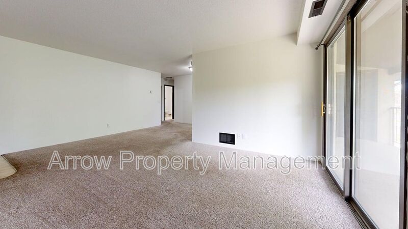 Bismarck House: 207 E Arbor-308D