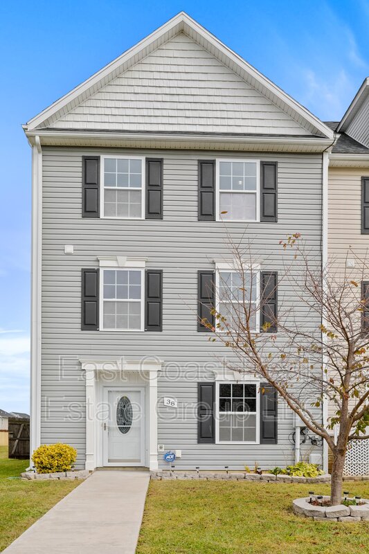 Inwood Townhome: 38 Envy Court