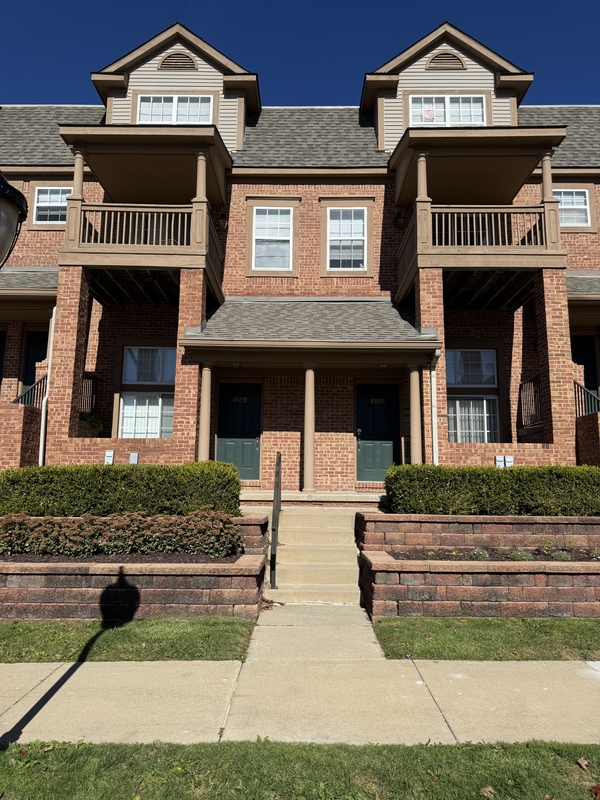 Ann Arbor Condo: 2741 Barclay Way