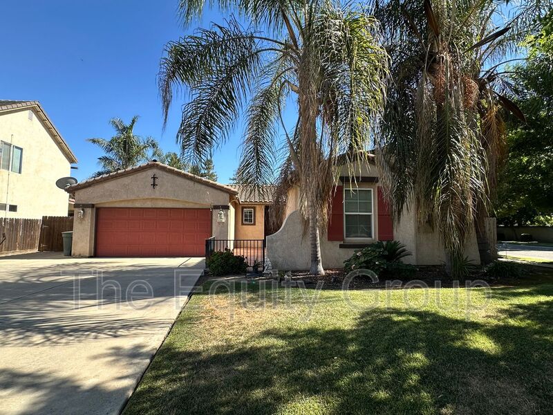 Visalia House: 4441 West Elowin Ave