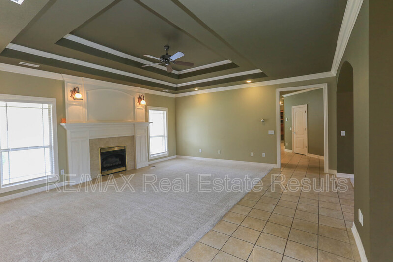 Rogers House: 5602 S Bent Tree Dr