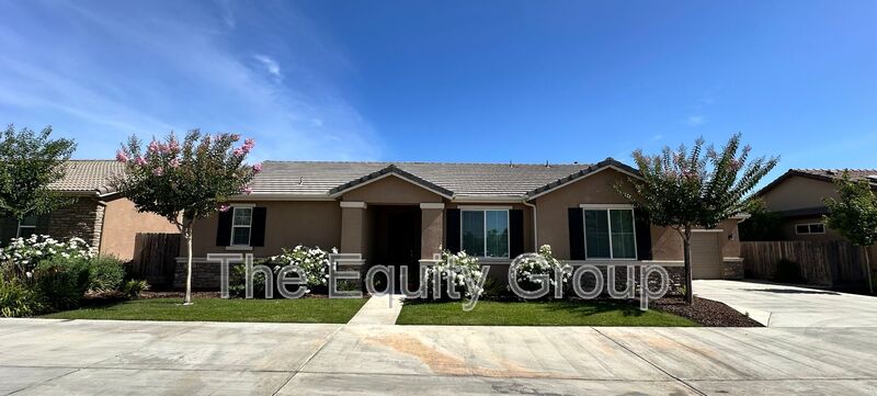 Visalia House: 4740 West Flagstaff Ave