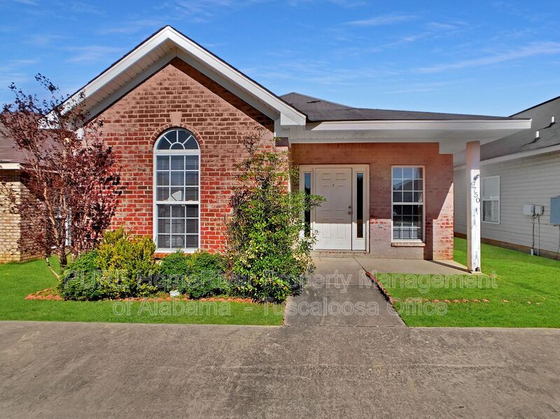 Tuscaloosa House: 9750 Moonlight Drive