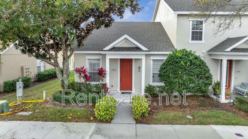 Windermere House: 13845 Ancilla Blvd