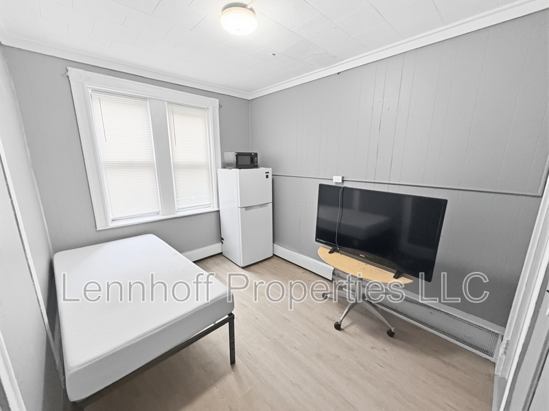 Lawrence Apartment: 32 Lawrence Street