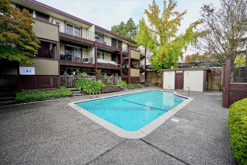 San Rafael Condo: 310 1st St
