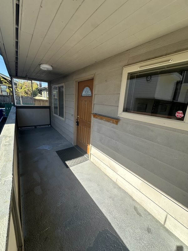 Seattle Condo: 6519 Phinney Avenue North - #2