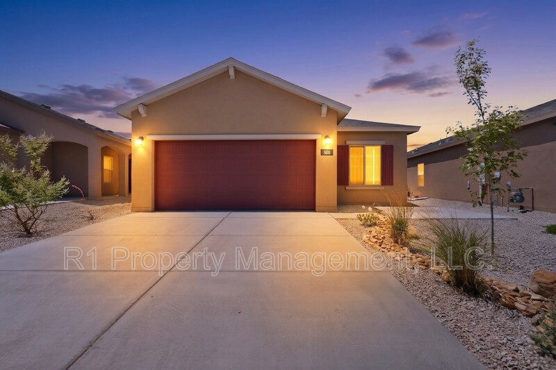 Rio Rancho House: 308 Prism Avenue Southwest