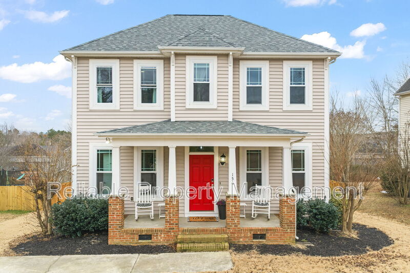 Clayton House: 156 Haywood Ln