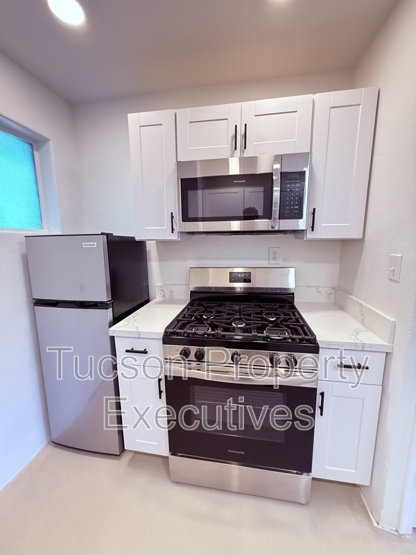Tucson Condo: 810 N Alvernon Way