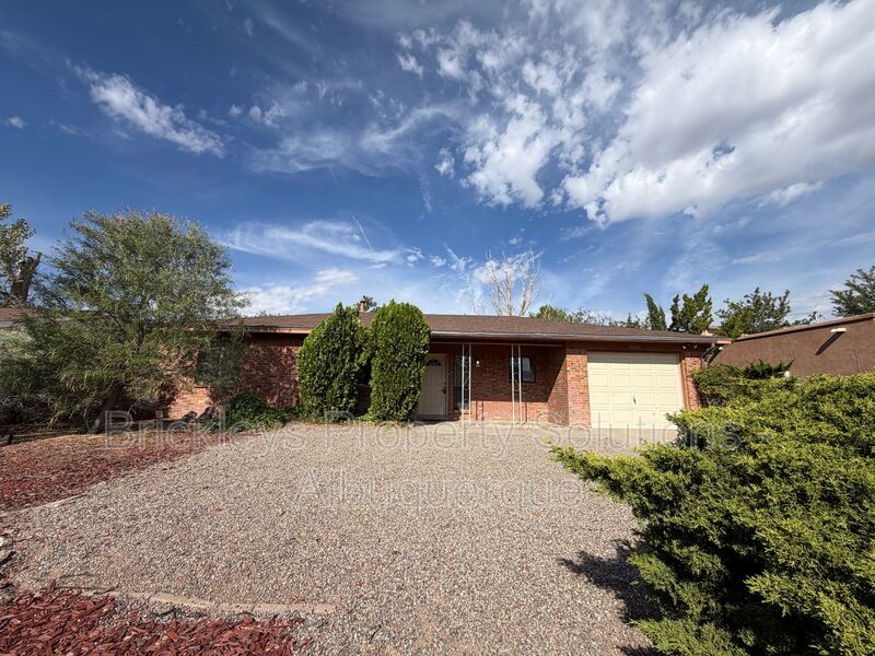 Albuquerque House: 9937 Clearwater St. NW