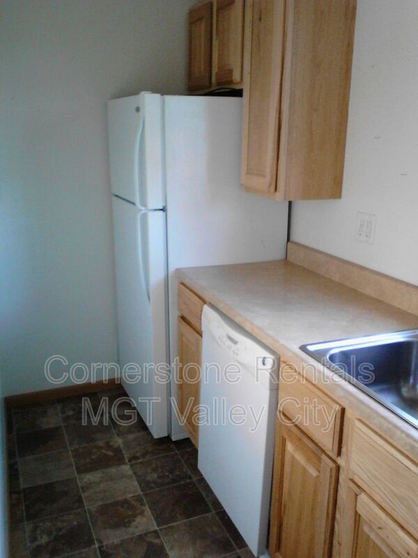 Valley City House: 324 6th Ave SW #6