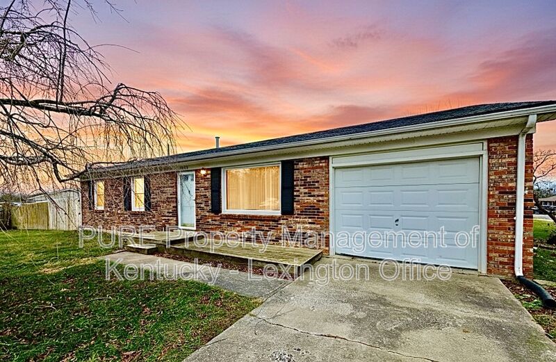 Lexington House: 2433 Pierson Dr