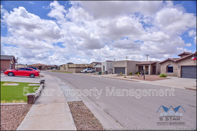 El Paso House: 3744 Loma Adriana