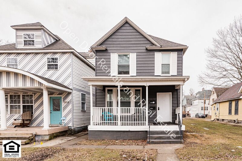 Fort Wayne House: 2516 S Lafayette St