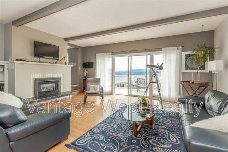 West Kelowna House: 2805 Thacker Dr