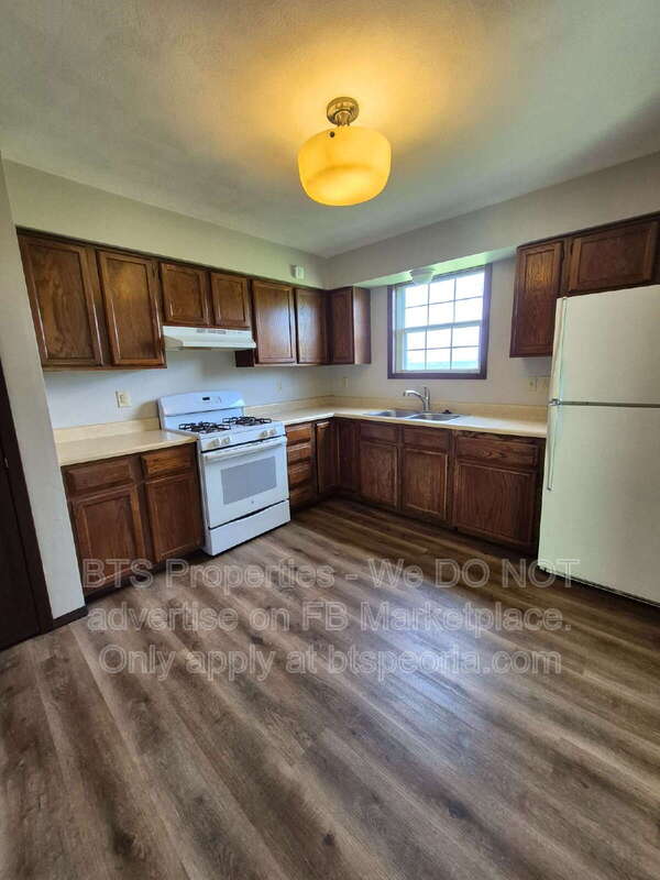 Creve Coeur Condo: 412 North Highland Street