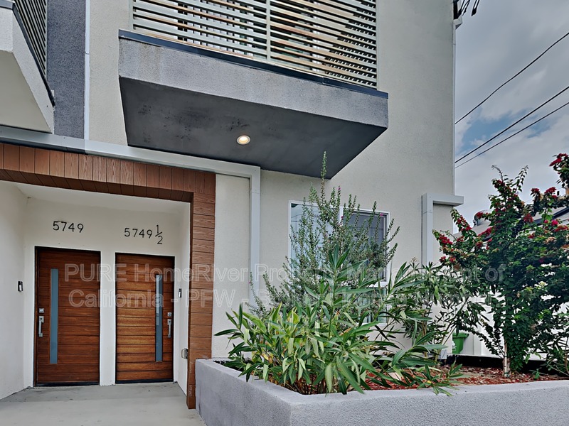 North Hollywood House: 5749.5 Klump Ave