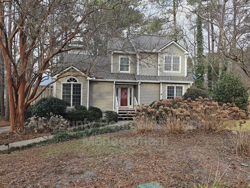 Kennesaw House: 978 West Mill Bend