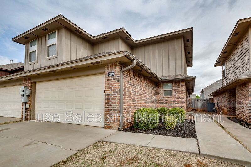 Edmond House: 2149 Buena Vida Lane