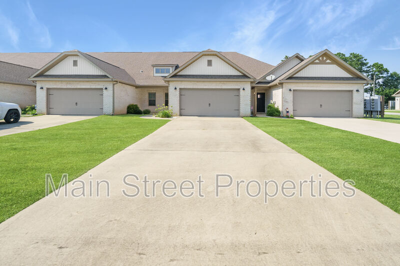 Cantonment House: 704 Brambling Court