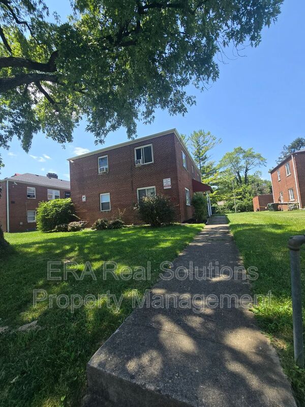 Columbus Condo: 81 N Hampton Rd