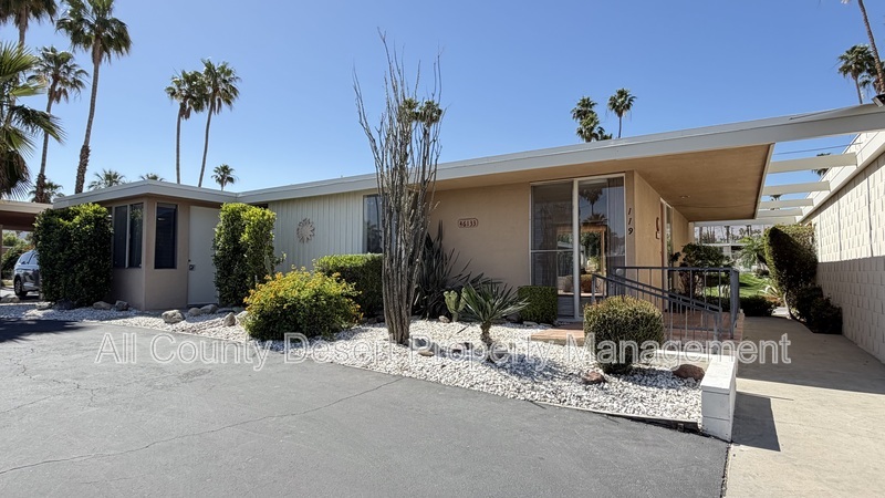 Palm Desert Condo: 46133 Highway 74