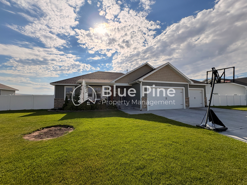 Idaho Falls House: 1890 Mesa Canyon Drive