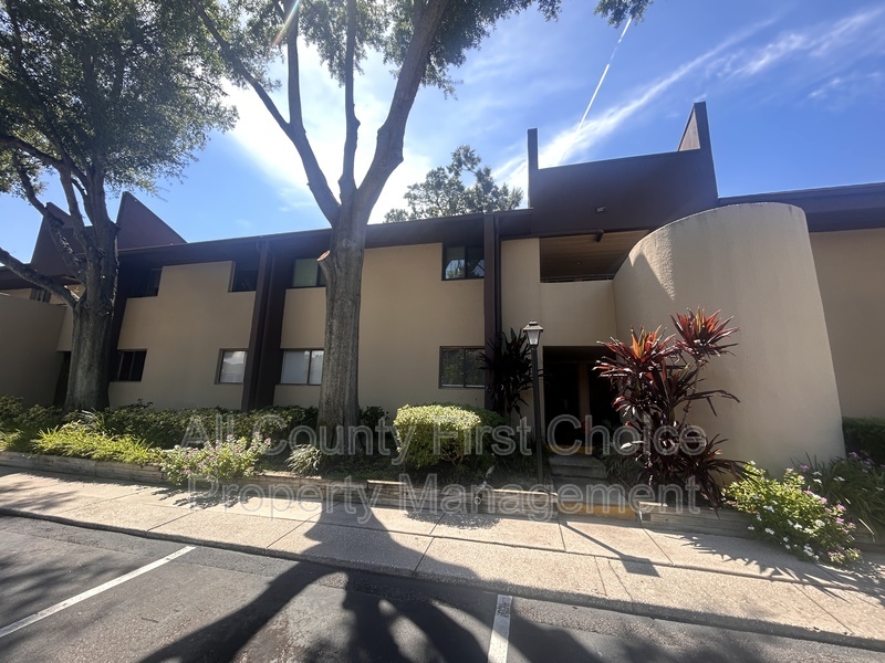 St. Petersburg Condo: 760 So Vllage lake Dr