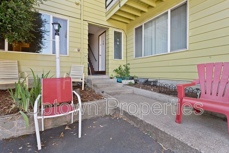 Portland House: 4633 SW Huber St
