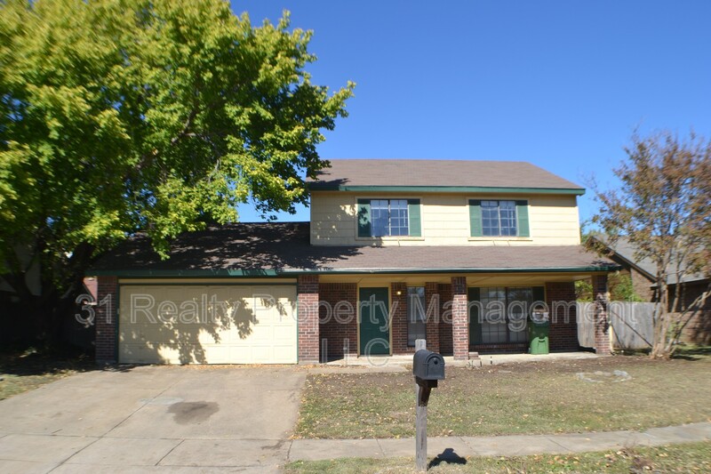 Arlington House: 1515 Bandera Dr