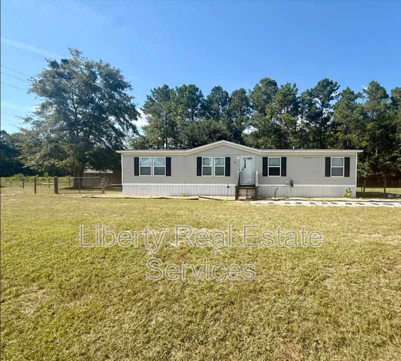 Ludowici House: 45 Logan Ct SE