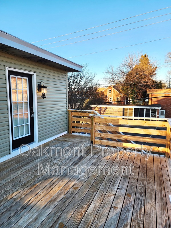 Madison Heights Townhome: 110 Phelps Road - B