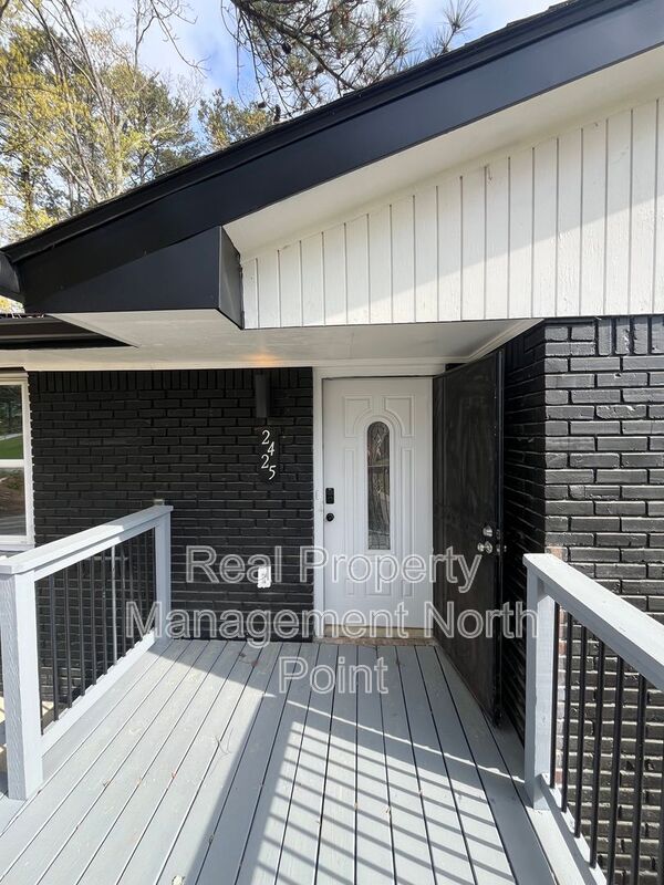 Atlanta House: 2425 Omaha Rd SW