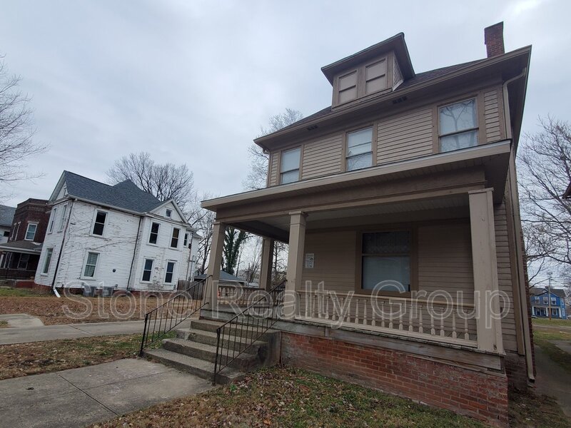 Terre Haute Condo: 704 1/2 S Center St