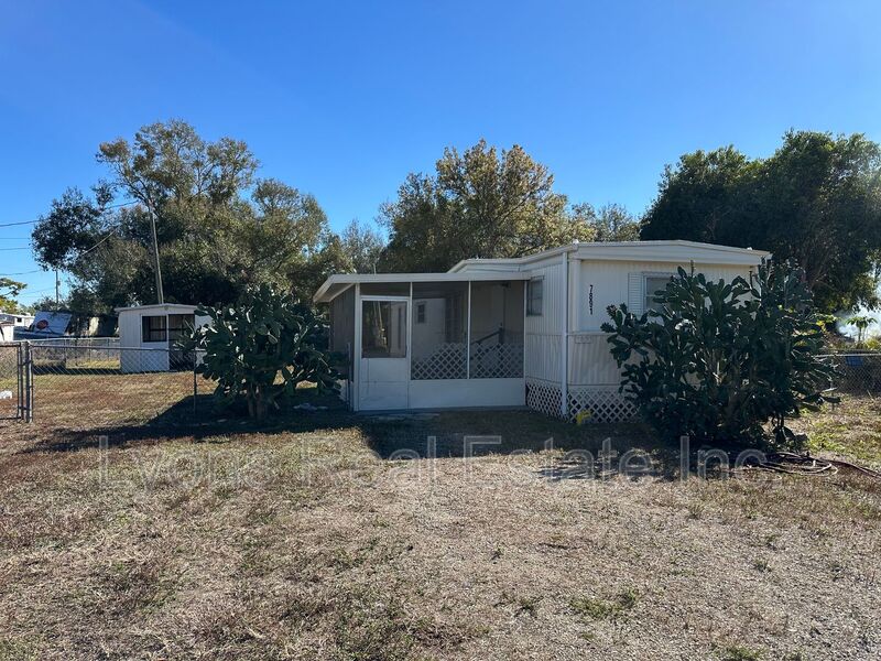 North Fort Myers House: 7891 Suncoast Dr.