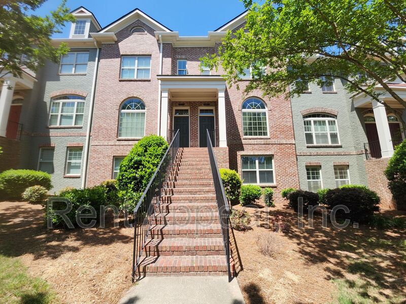 Alpharetta House: 4863 Carre Way