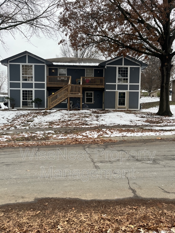 Lee's Summit Condo: 708 Northeast Ball Drive - D